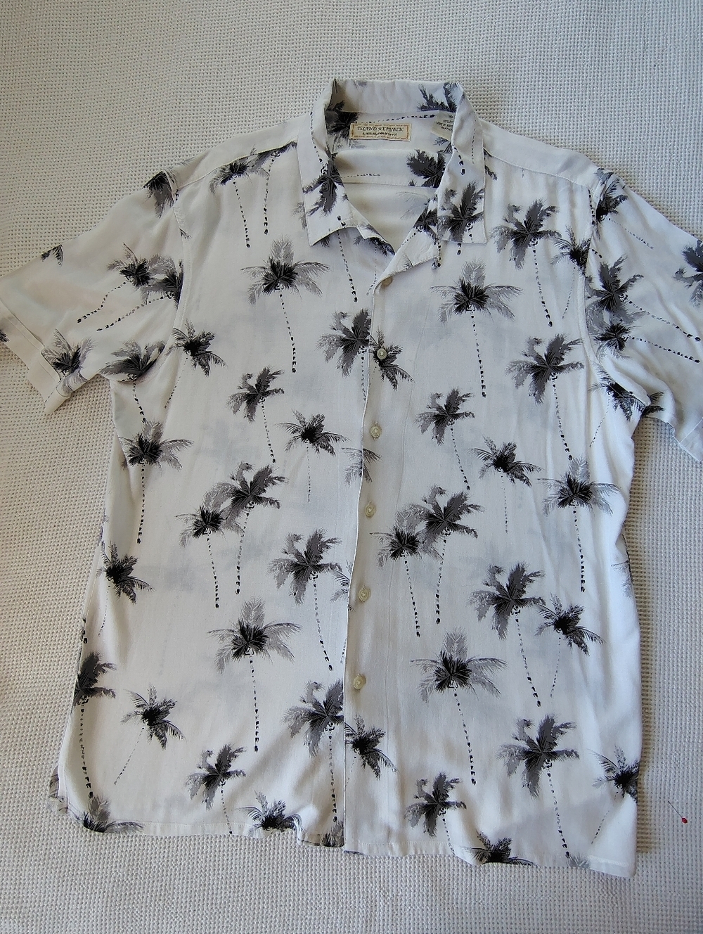 Island Republic Palm-Print Short Sleeve Shirt - White/Gray Size XL.